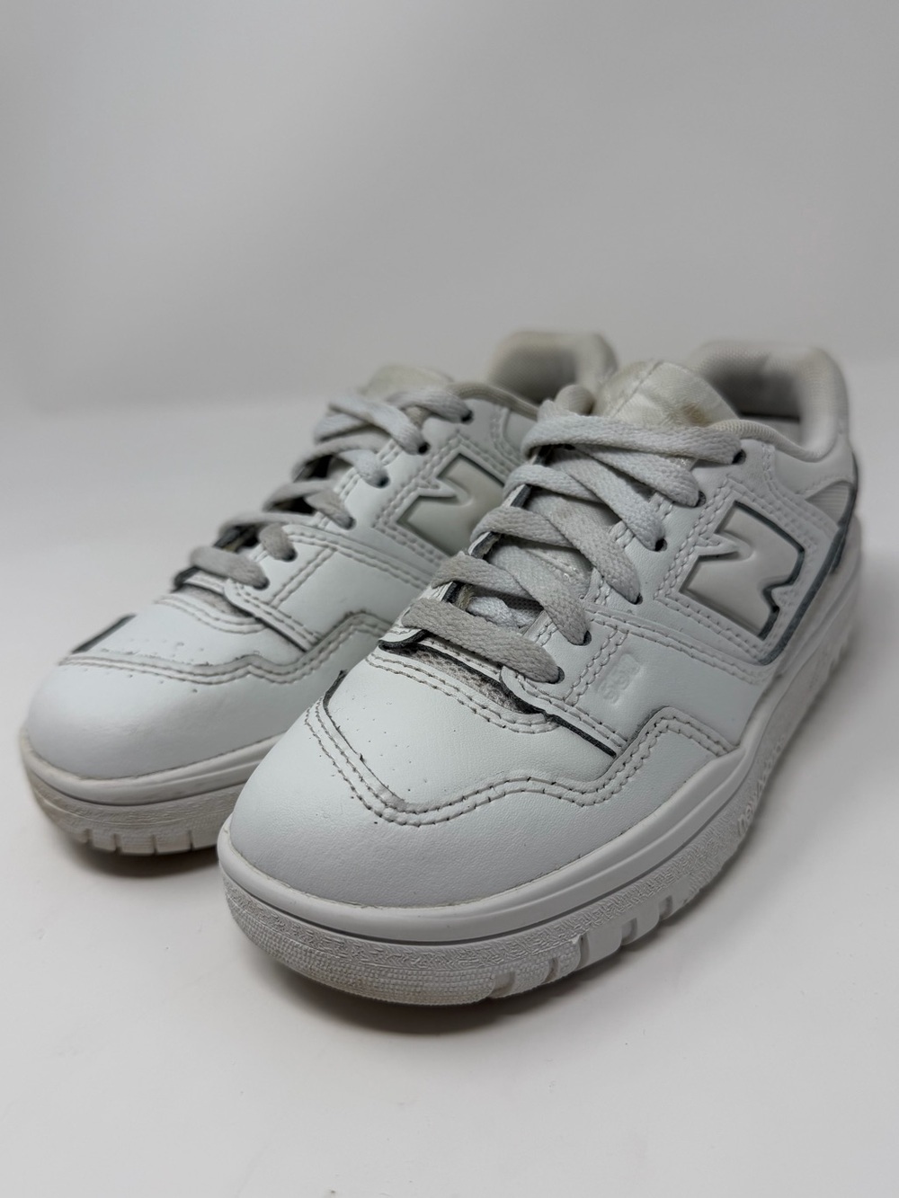 New Balance White Low-Top Sneakers Sz. 10.5k